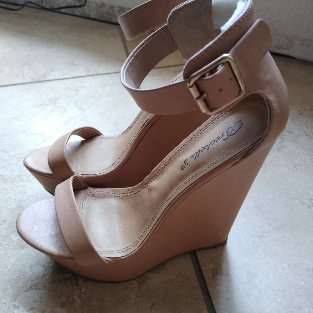 Wedges/heels